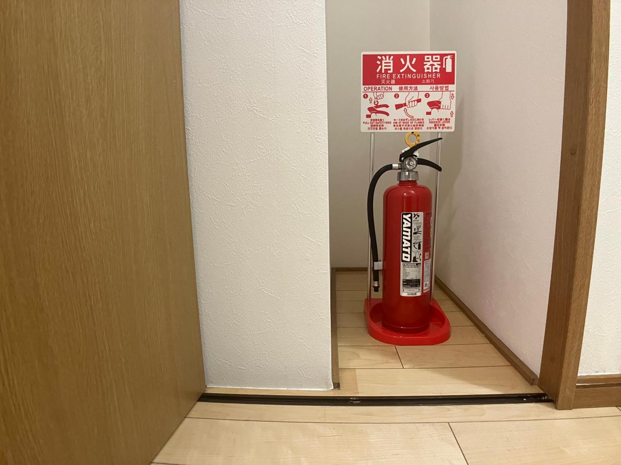 Entire Beside Asakusa, Ueno, Akihabara And Skytree Tower Between 3 Train Stations And Contains 3 Bedrooms, 2 Bathrooms And 2 Toilets For 14 Guests * Präfektur Tokio